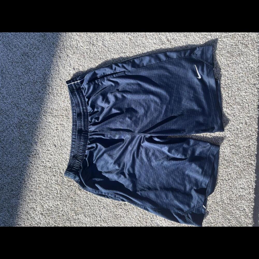 90s Nike Men's Athletic Shorts - Lightweight and Comfortable